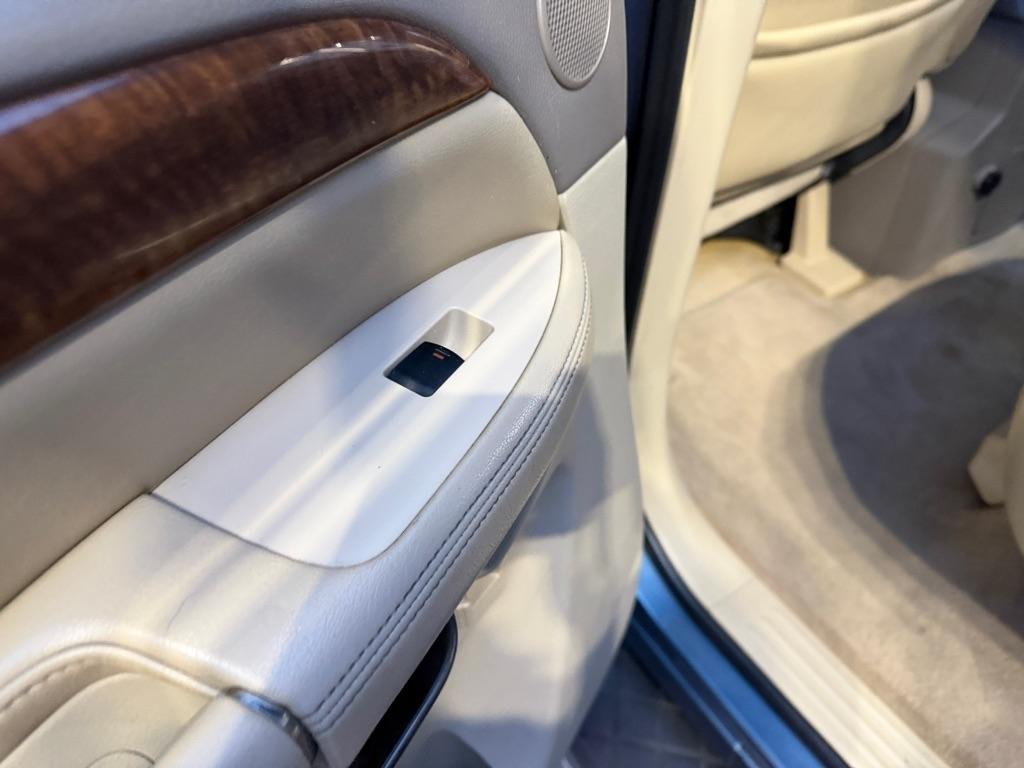 Nissan Armada SV 2WD 2011