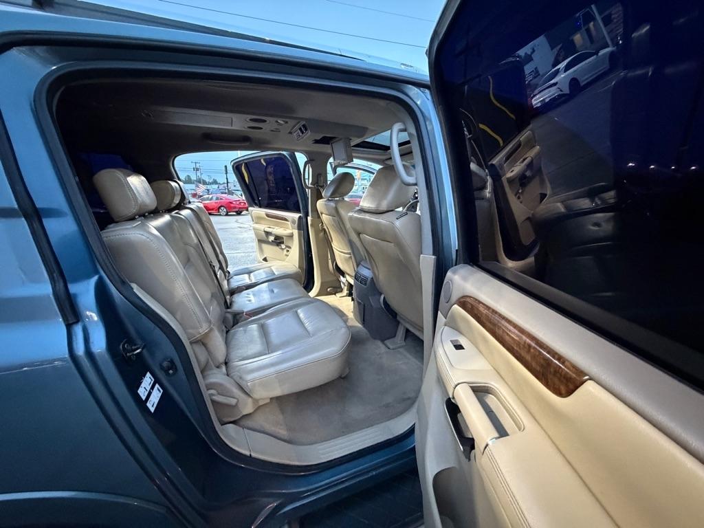 Nissan Armada SV 2WD 2011