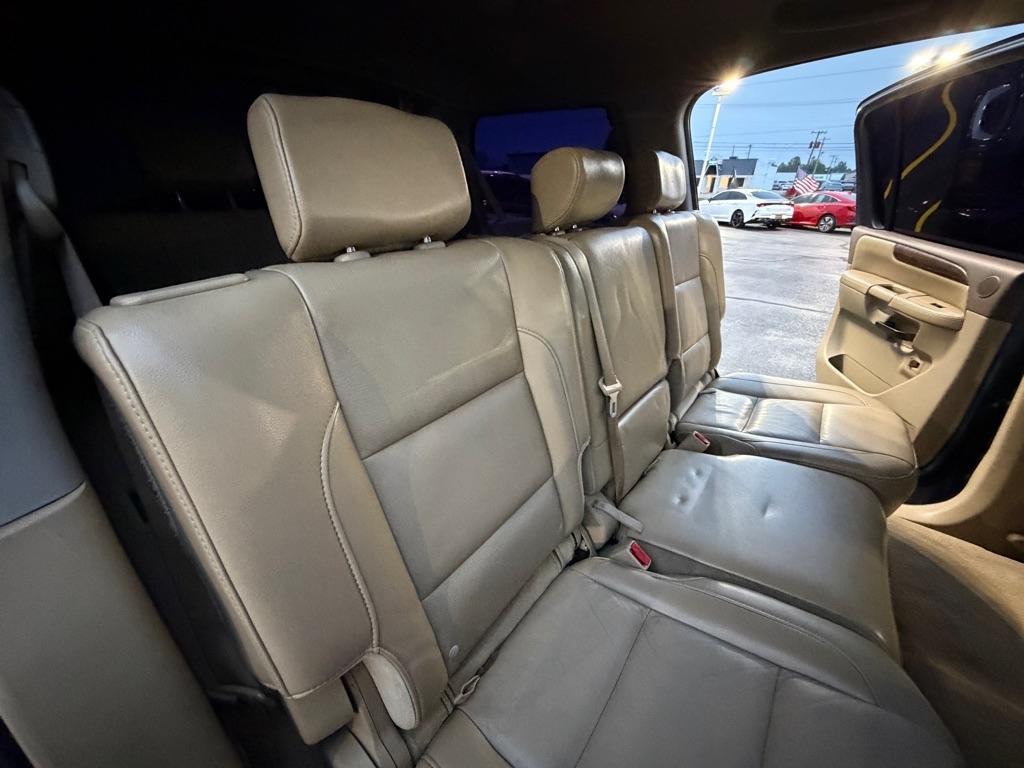 Nissan Armada SV 2WD 2011