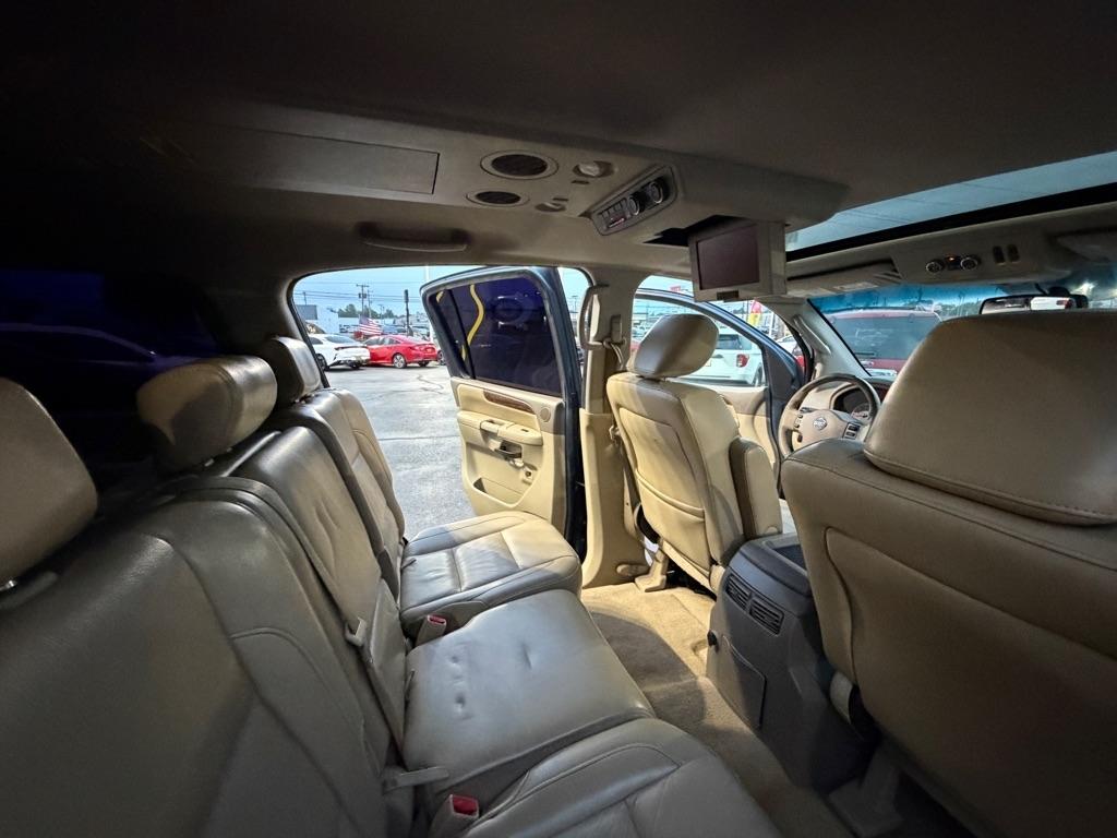 Nissan Armada SV 2WD 2011