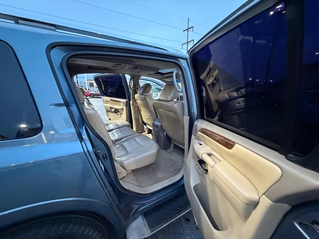 Nissan Armada SV 2WD 2011