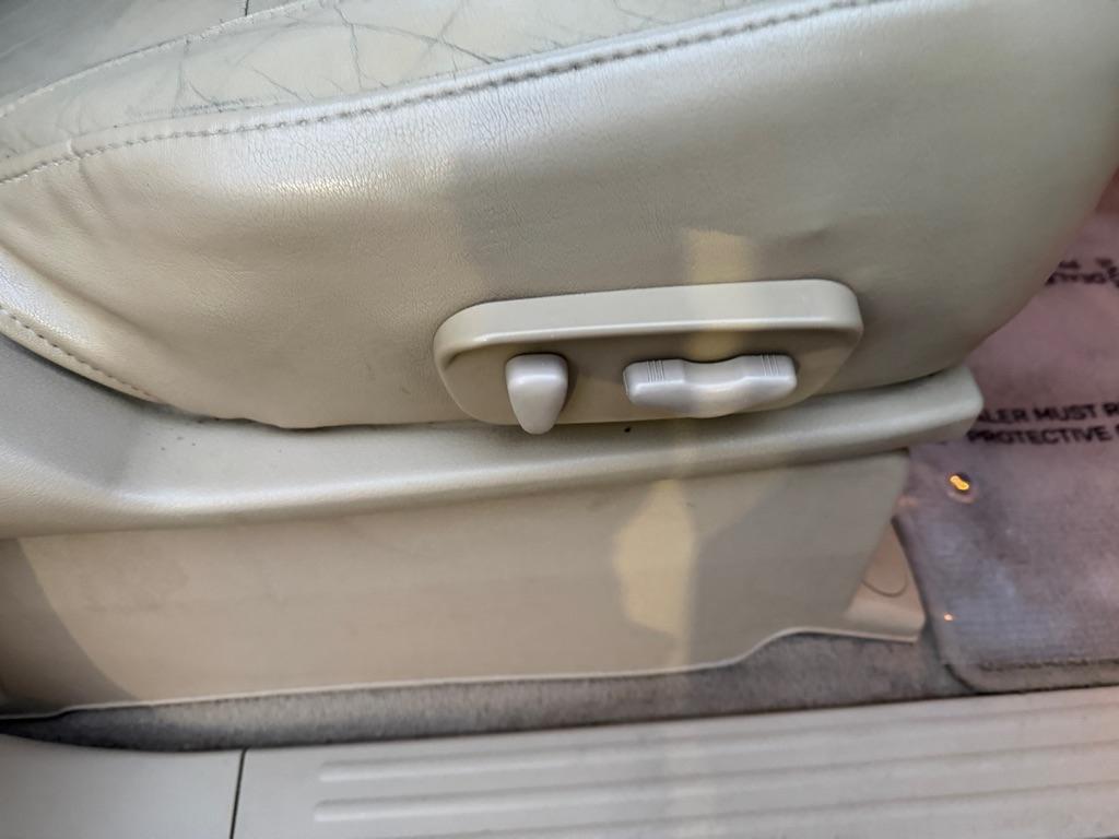 Nissan Armada SV 2WD 2011