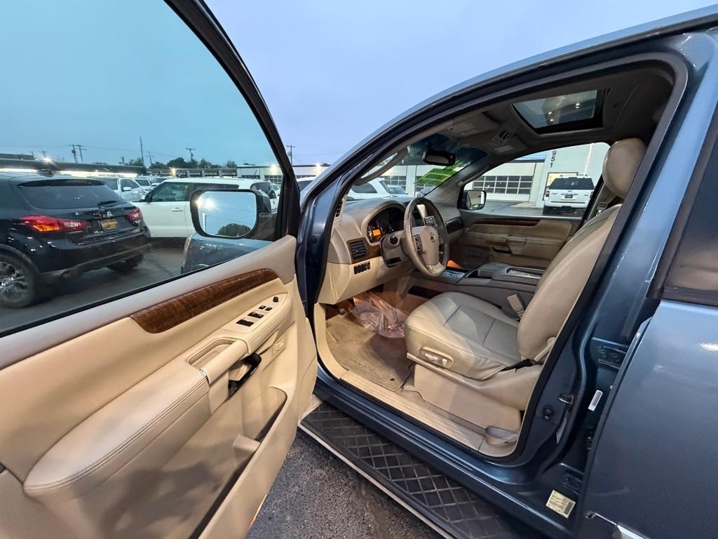 Nissan Armada SV 2WD 2011