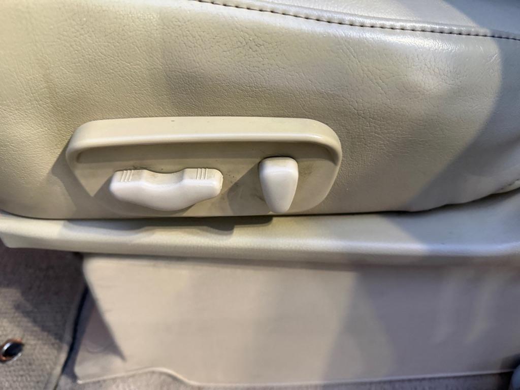 Nissan Armada SV 2WD 2011