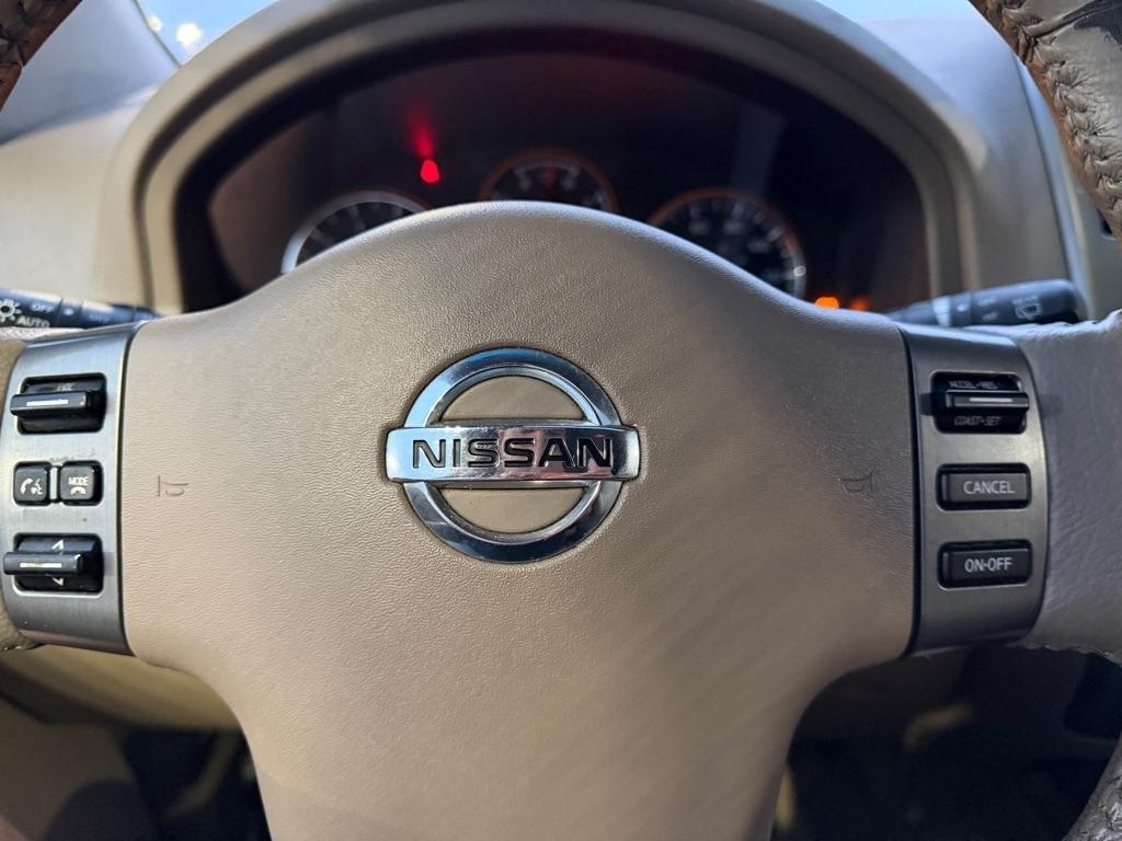 Nissan Armada SV 2WD 2011