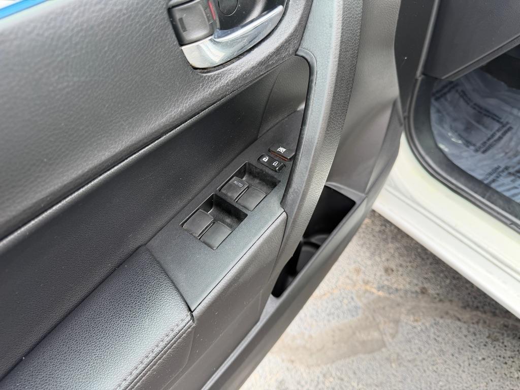 Toyota Corolla LE CVT 2016