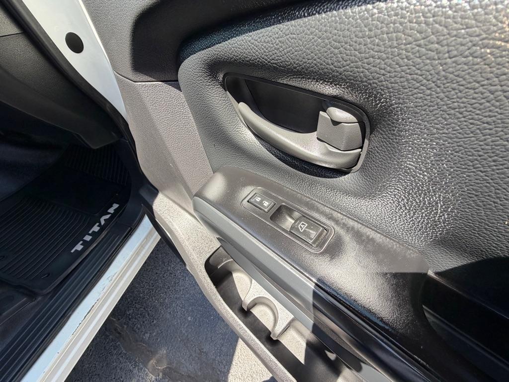 Nissan Titan 4WD Diesel 2017