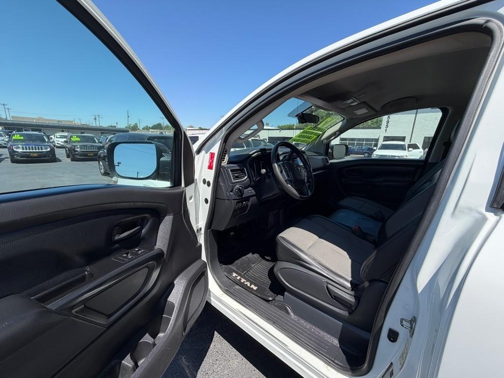 Nissan Titan 4WD Diesel 2017