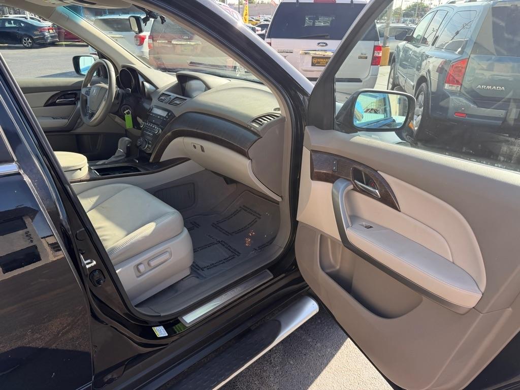 Acura MDX 6-Spd AT w/Tech Package 2011