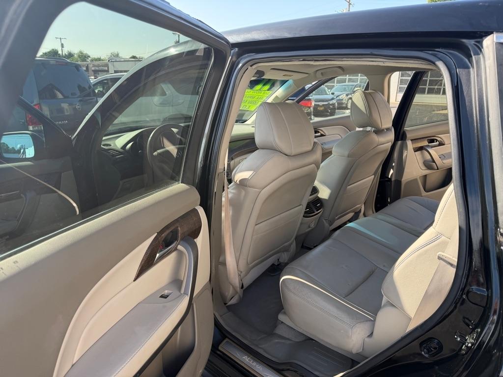 Acura MDX 6-Spd AT w/Tech Package 2011