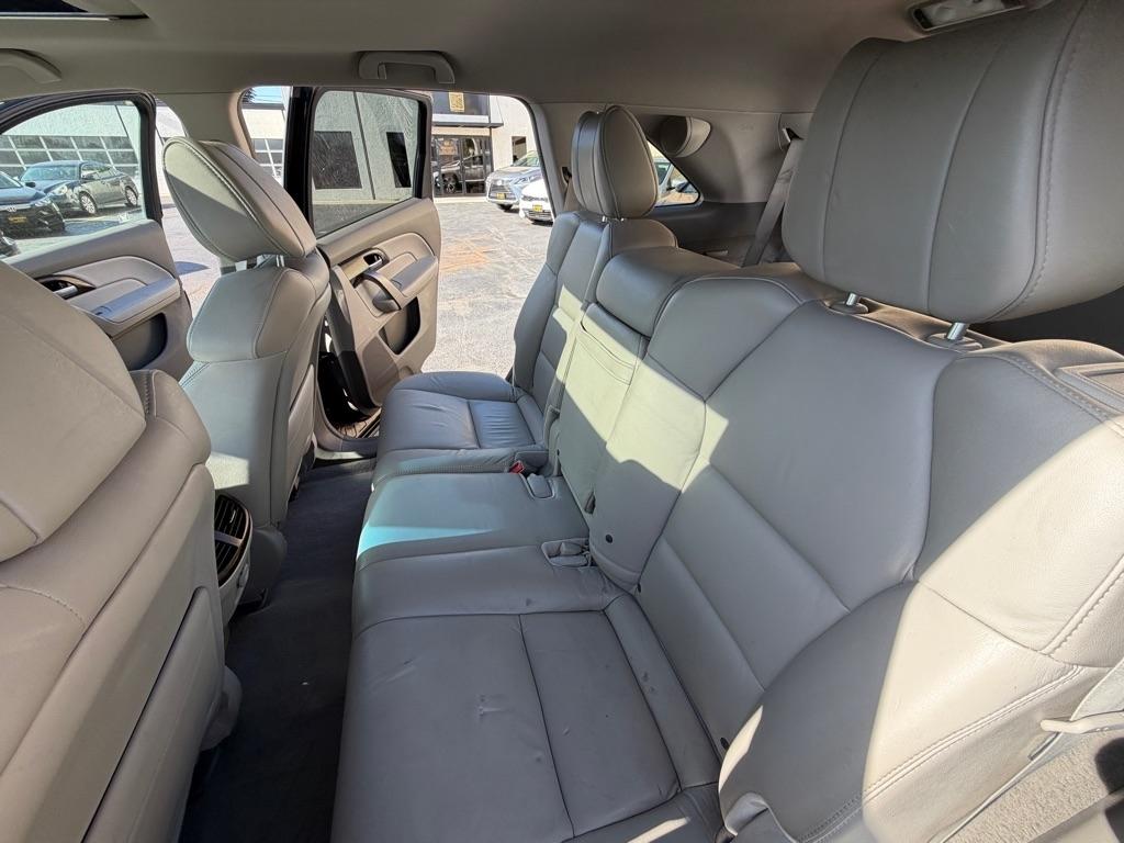 Acura MDX 6-Spd AT w/Tech Package 2011