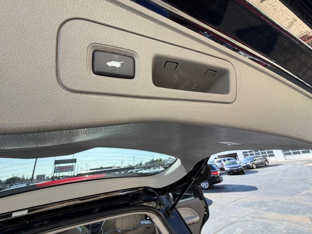 Acura MDX 6-Spd AT w/Tech Package 2011