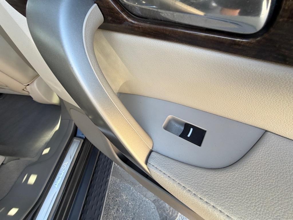 Acura MDX 6-Spd AT w/Tech Package 2011