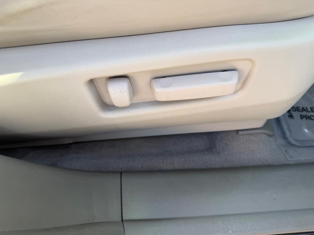 Acura MDX 6-Spd AT w/Tech Package 2011