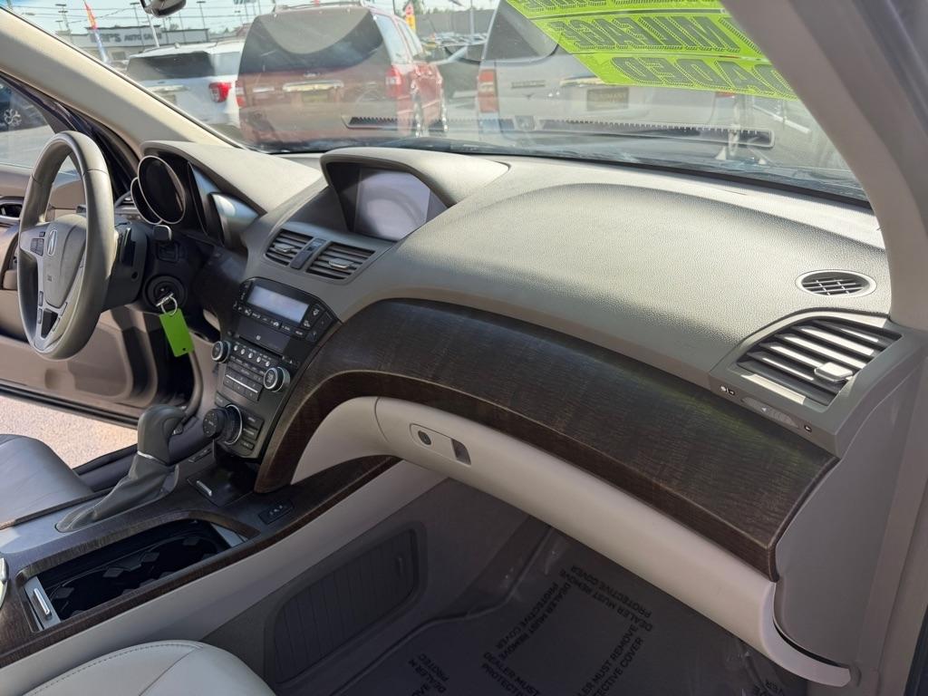 Acura MDX 6-Spd AT w/Tech Package 2011