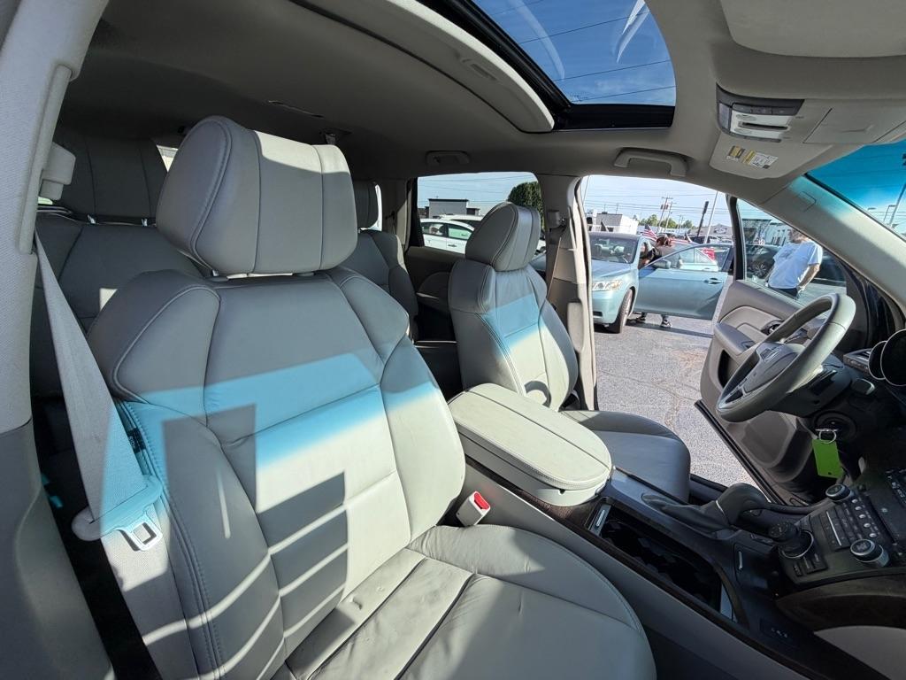 Acura MDX 6-Spd AT w/Tech Package 2011