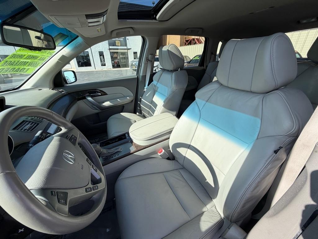 Acura MDX 6-Spd AT w/Tech Package 2011