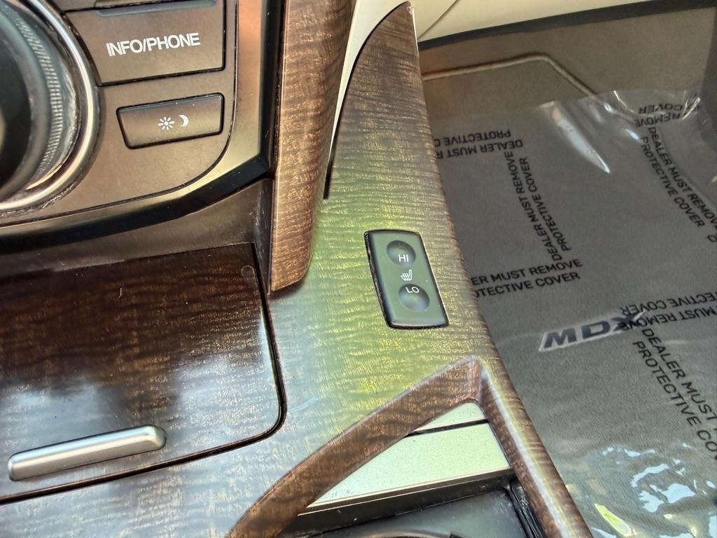 Acura MDX 6-Spd AT w/Tech Package 2011