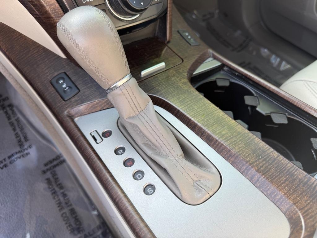 Acura MDX 6-Spd AT w/Tech Package 2011