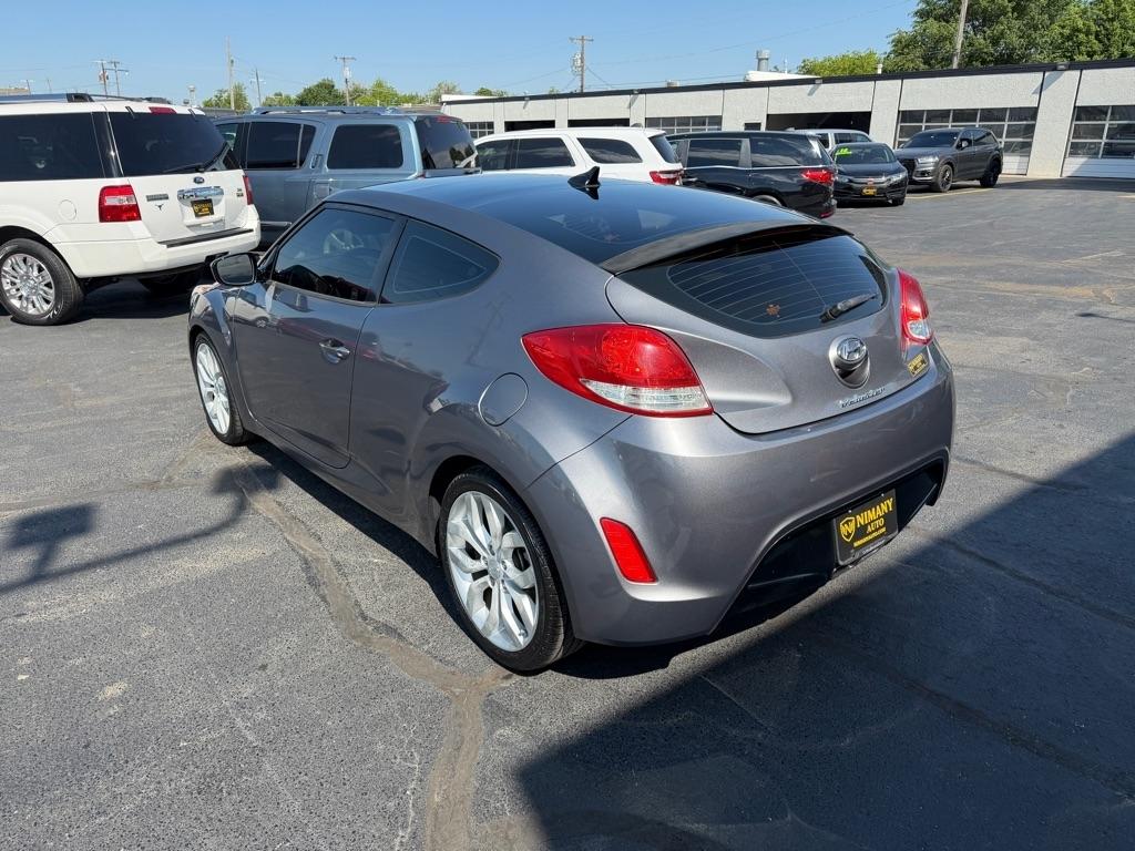 Hyundai Veloster Base 2013