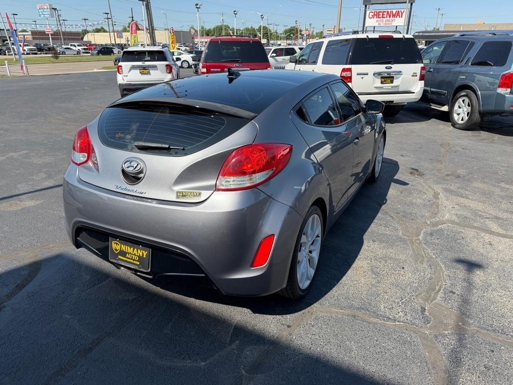 Hyundai Veloster Base 2013