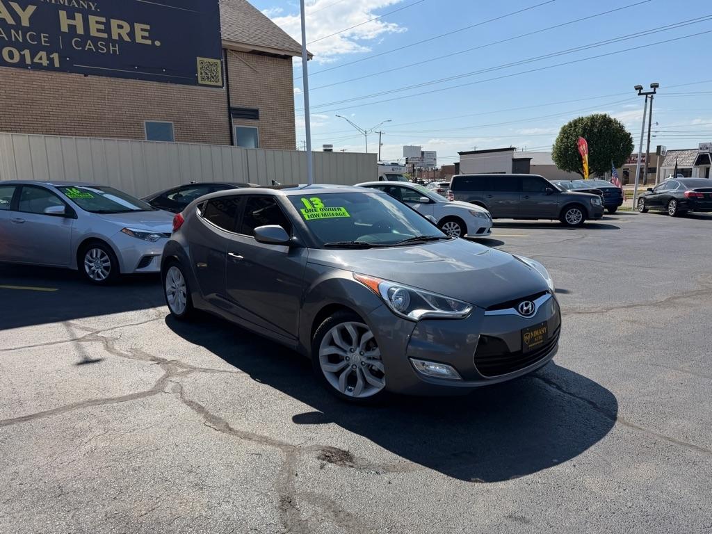 Hyundai Veloster Base 2013