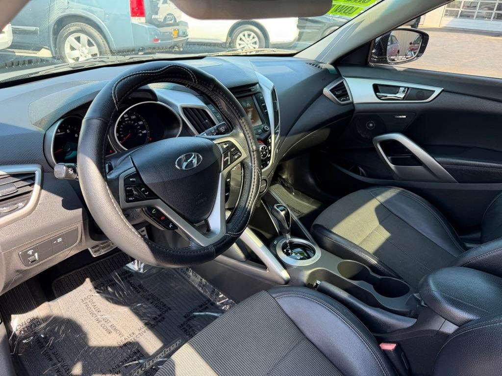 Hyundai Veloster Base 2013