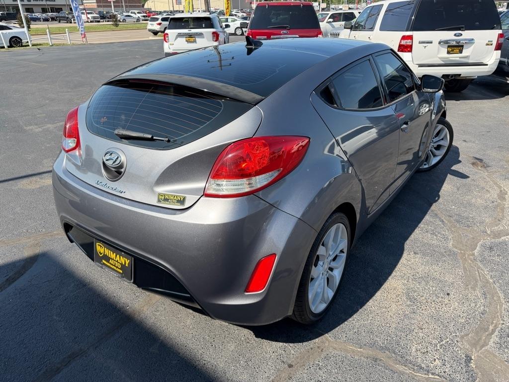 Hyundai Veloster Base 2013