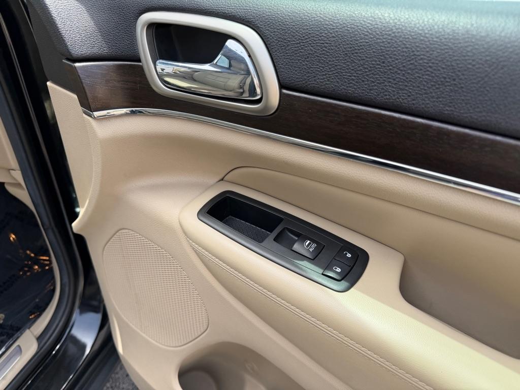 Jeep Grand Cherokee Limited 2WD 2014