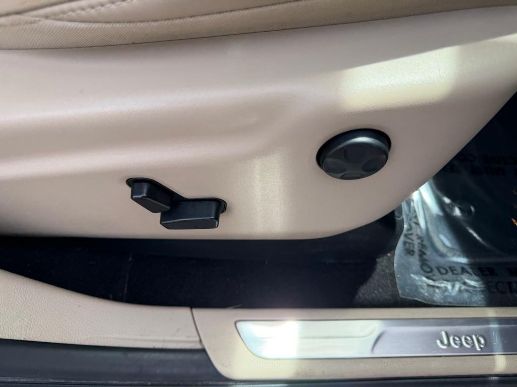 Jeep Grand Cherokee Limited 2WD 2014