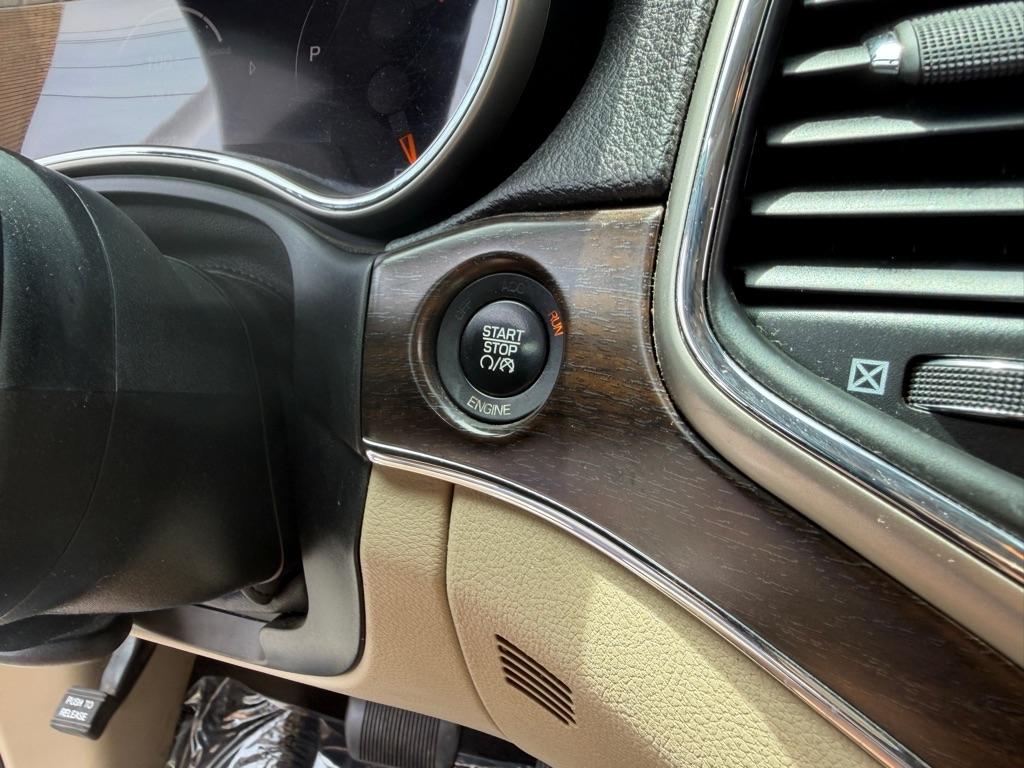 Jeep Grand Cherokee Limited 2WD 2014