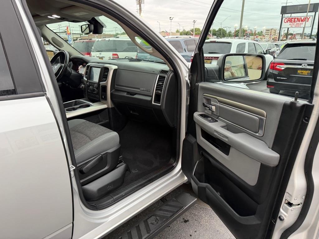 RAM 1500 SLT Crew Cab SWB 4WD 2018
