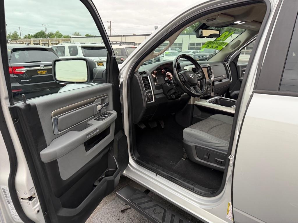 RAM 1500 SLT Crew Cab SWB 4WD 2018
