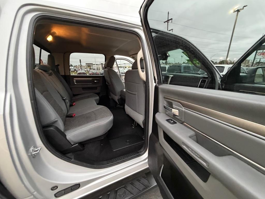RAM 1500 SLT Crew Cab SWB 4WD 2018