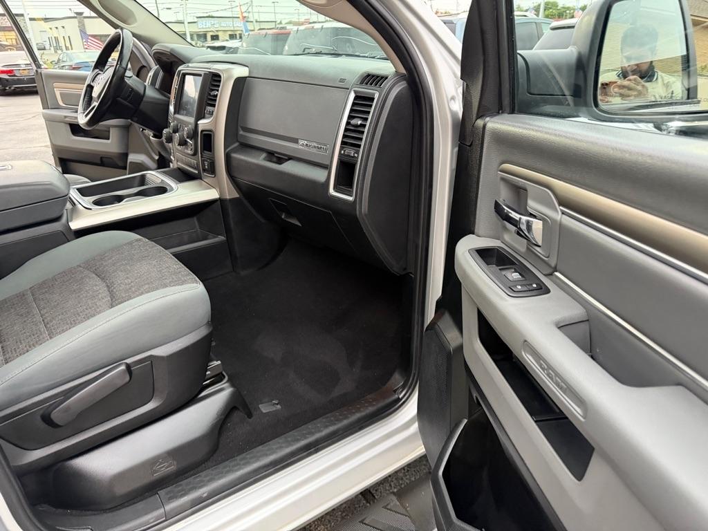 RAM 1500 SLT Crew Cab SWB 4WD 2018