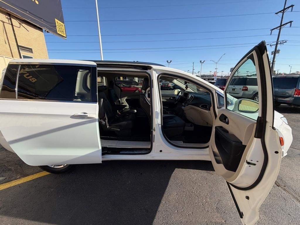 Chrysler Pacifica Touring-L 2021