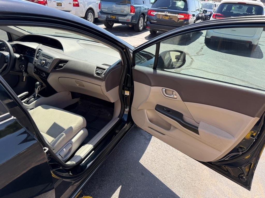Honda Civic LX Sedan 5-Speed AT 2012