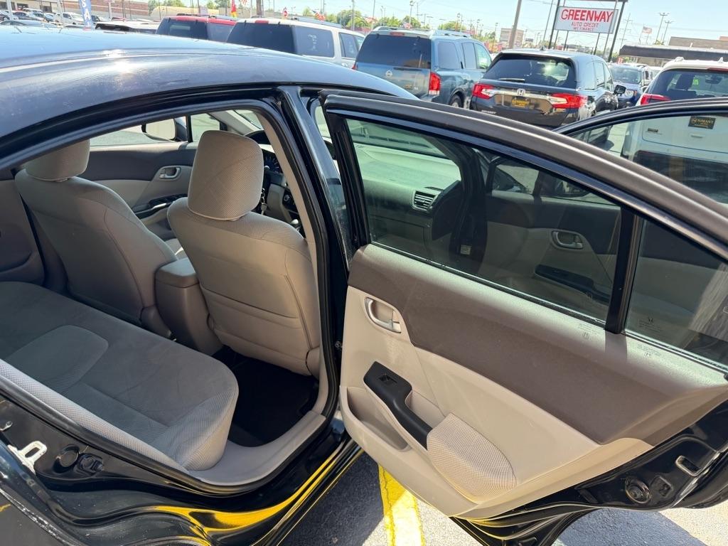 Honda Civic LX Sedan 5-Speed AT 2012