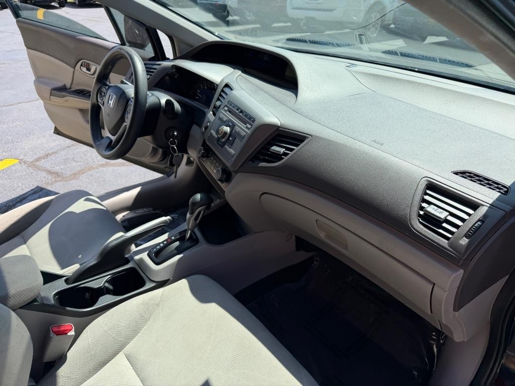 Honda Civic LX Sedan 5-Speed AT 2012