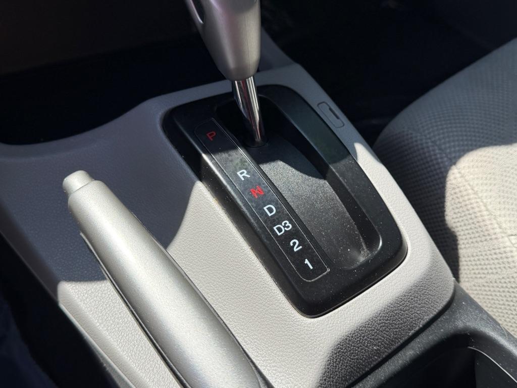 Honda Civic LX Sedan 5-Speed AT 2012