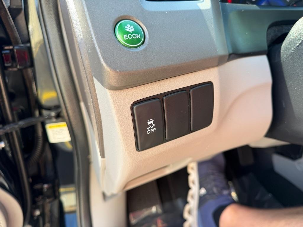 Honda Civic LX Sedan 5-Speed AT 2012