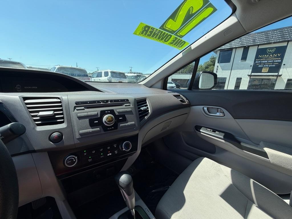 Honda Civic LX Sedan 5-Speed AT 2012