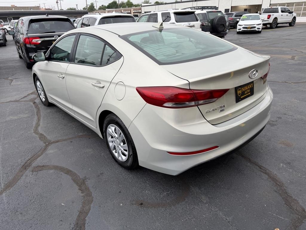Hyundai Elantra SE 6AT 2017