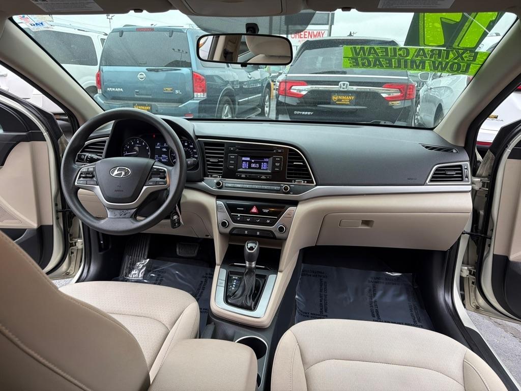 Hyundai Elantra SE 6AT 2017