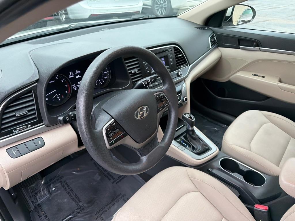 Hyundai Elantra SE 6AT 2017
