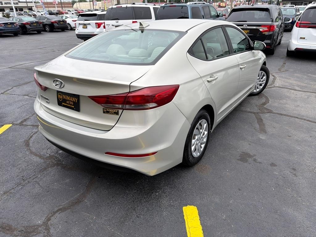 Hyundai Elantra SE 6AT 2017