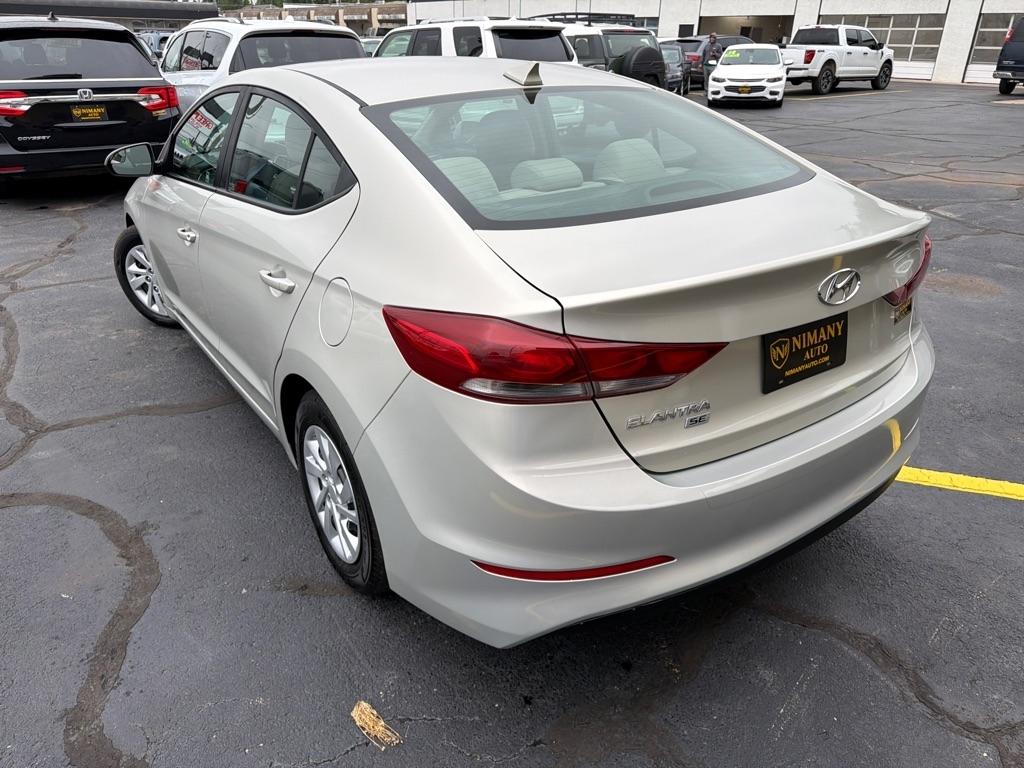 Hyundai Elantra SE 6AT 2017