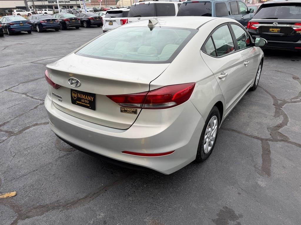 Hyundai Elantra SE 6AT 2017