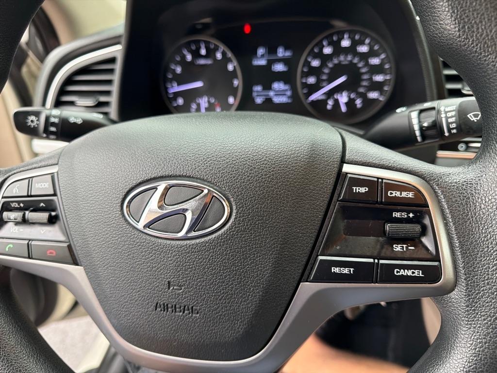 Hyundai Elantra SE 6AT 2017