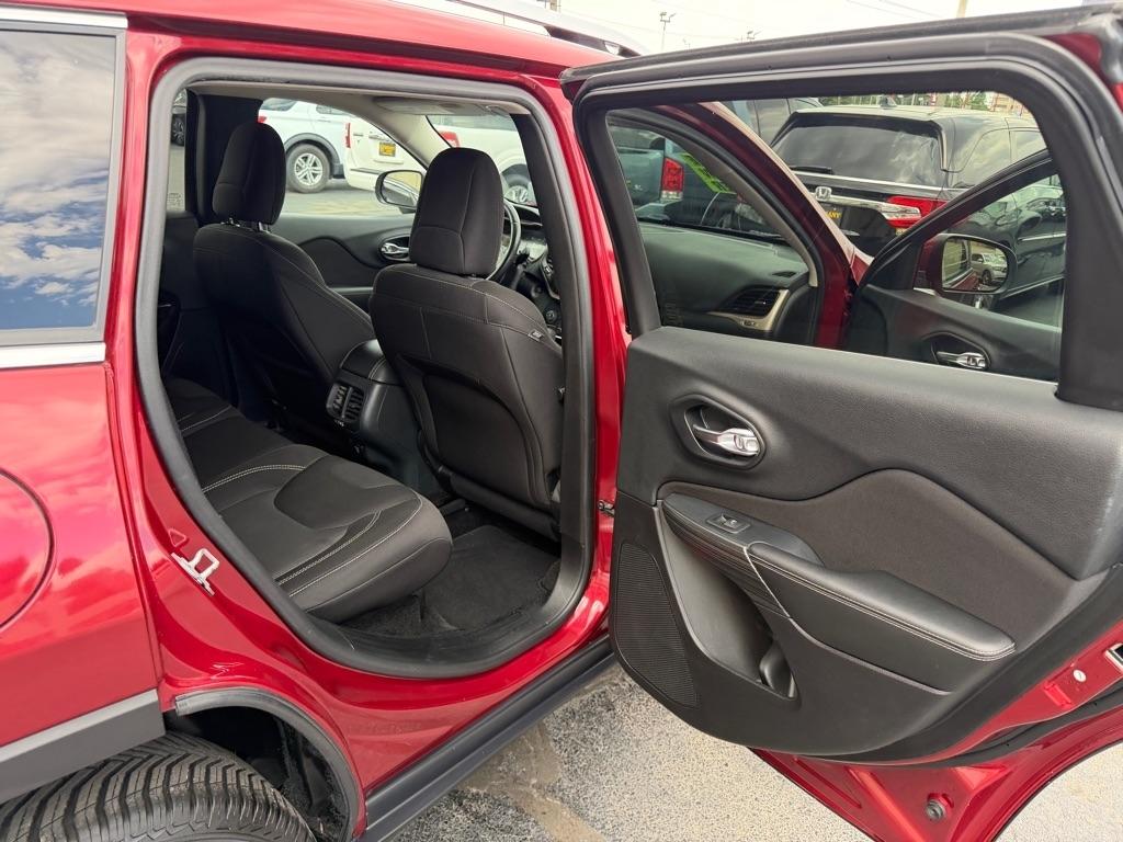 Jeep Cherokee Latitude FWD 2015
